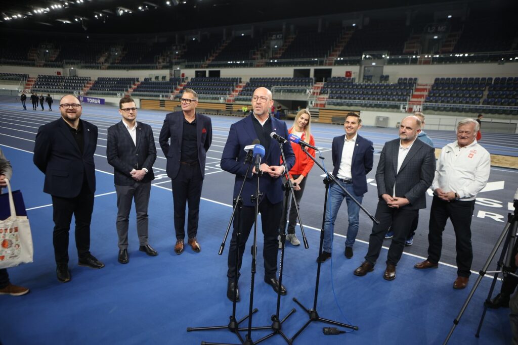 Spotkanie z ministrem sportu i turystyki Jakubem Rutnickim i prezesem Polskiego Związku Lekkiej Atletyki Sebastianem Chmarą w Toruniu, fot. Mikolaj Kuras dla UMWKP