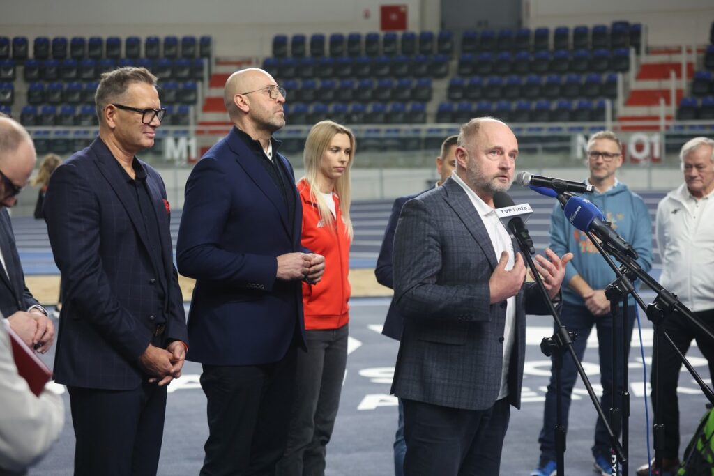 Spotkanie z ministrem sportu i turystyki Jakubem Rutnickim i prezesem Polskiego Związku Lekkiej Atletyki Sebastianem Chmarą w Toruniu, fot. Mikolaj Kuras dla UMWKP