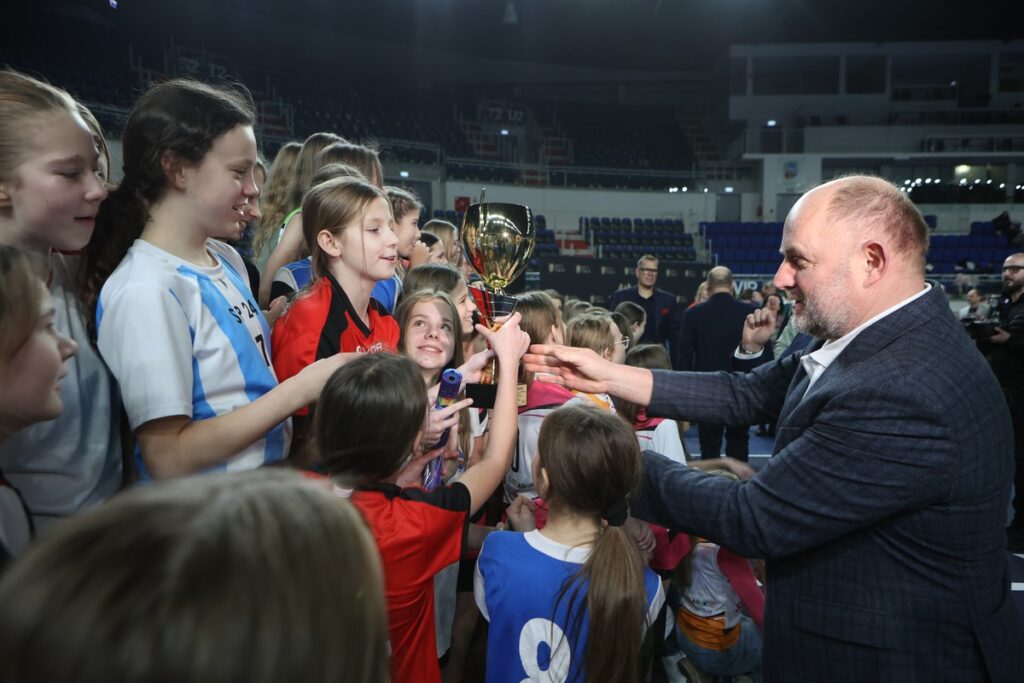 Spotkanie z ministrem sportu i turystyki Jakubem Rutnickim i prezesem Polskiego Związku Lekkiej Atletyki Sebastianem Chmarą w Toruniu, fot. Mikolaj Kuras dla UMWKP