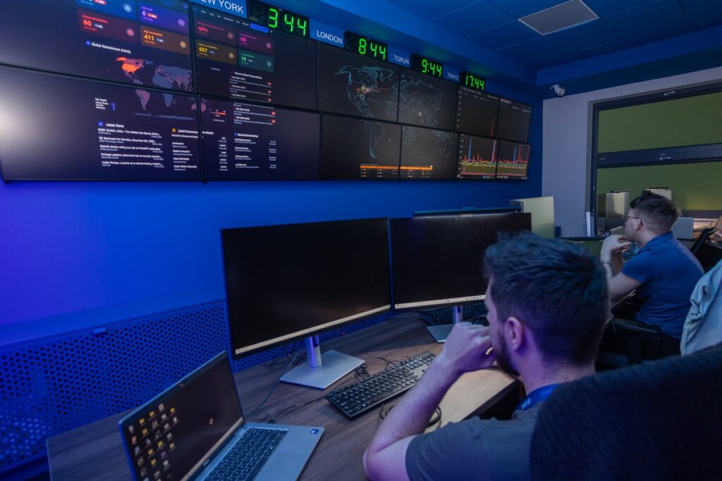 Ceremonia podpisania porozumienia w sprawie Exea Cyber Akademia, fot. Mikołaj Kuras dla UMWKP