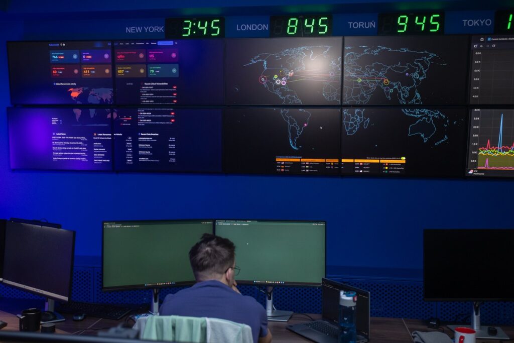 Ceremonia podpisania porozumienia w sprawie Exea Cyber Akademia, fot. Mikołaj Kuras dla UMWKP