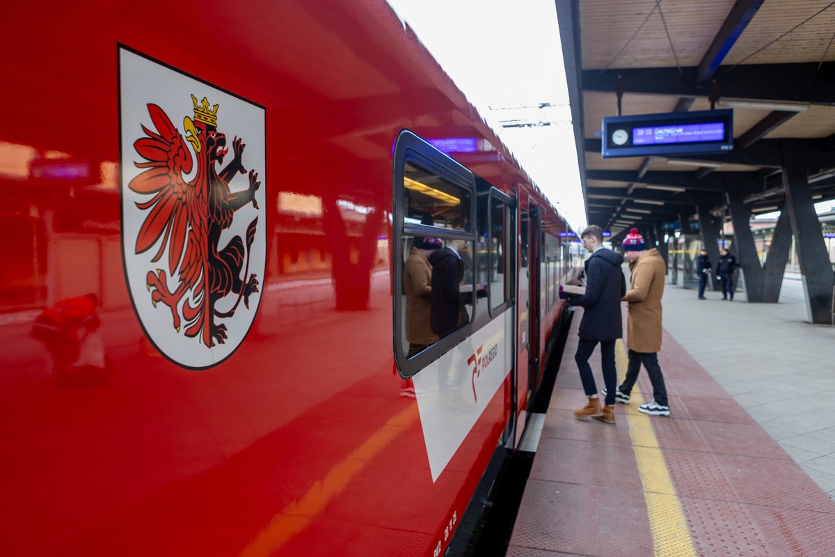 Inauguracja połączeń do Ciechocinka, fot. Mikołaj Kuras dla UMWKP