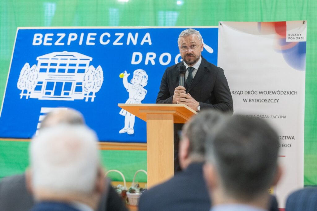 Opening of the modernized Regional Road No. 563, photo by Szymon Zdziebło / tarantoga.pl for the UMWKP