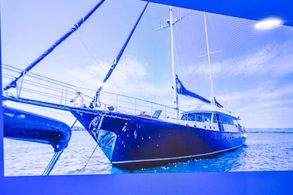 Signing of the preliminary agreement for the donation of a sailing vessel, photo: Andrzej Goiński/Marshal’s Office of the Kujawsko-Pomorskie Region