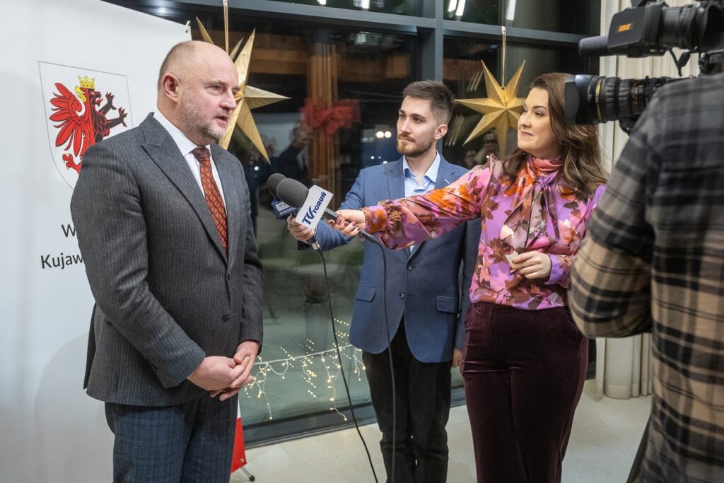 Wręczenie nagród w konkursie dziennikarskim, fot. Szymon Zdziebło/tarantoga.pl dla UMWKP