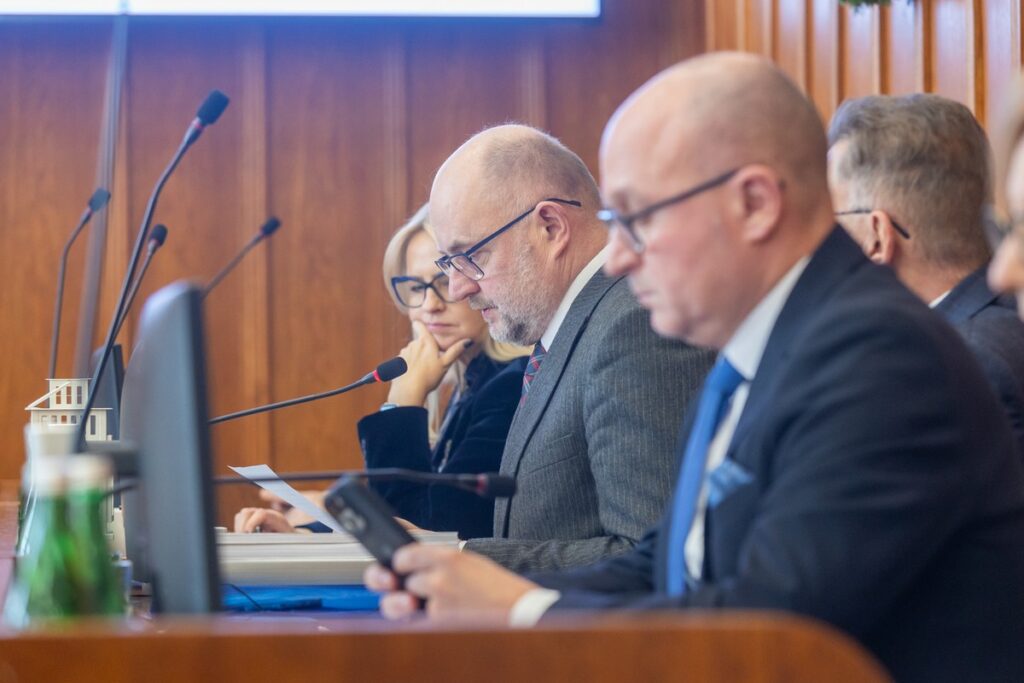 Sesja budżetowa sejmiku województwa, 19 grudnia 2025, fot. Mikołaj Kuras dla UMWKP