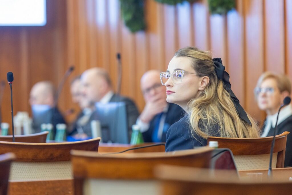 Sesja budżetowa sejmiku województwa, 19 grudnia 2025, fot. Mikołaj Kuras dla UMWKP