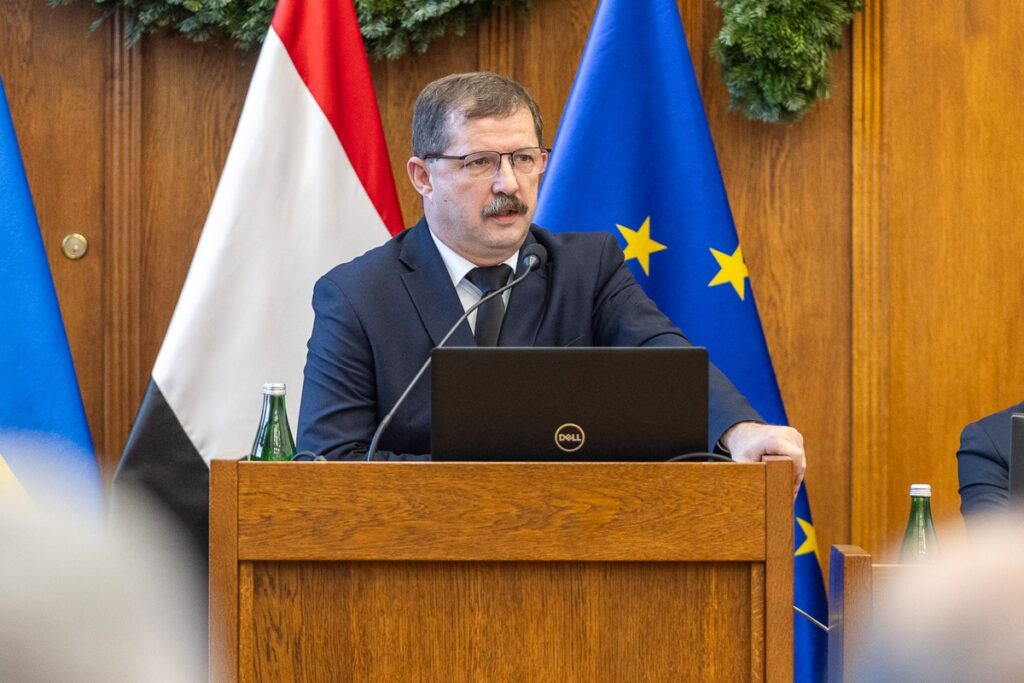 Sesja budżetowa sejmiku województwa, 19 grudnia 2025, fot. Szymon Zdziebło/tarantoga dla UMWKP