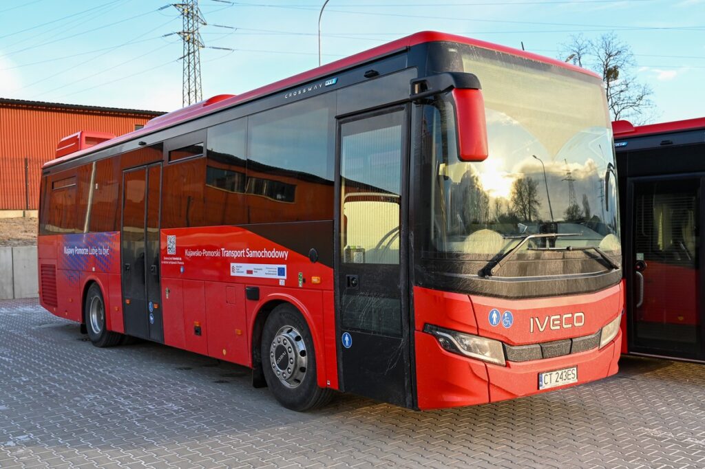 Odbiór nowoczesnych autobusów przez marszałka Piotra Całbeckiego we Włocławku, fot. Dawid Tłuchowski
