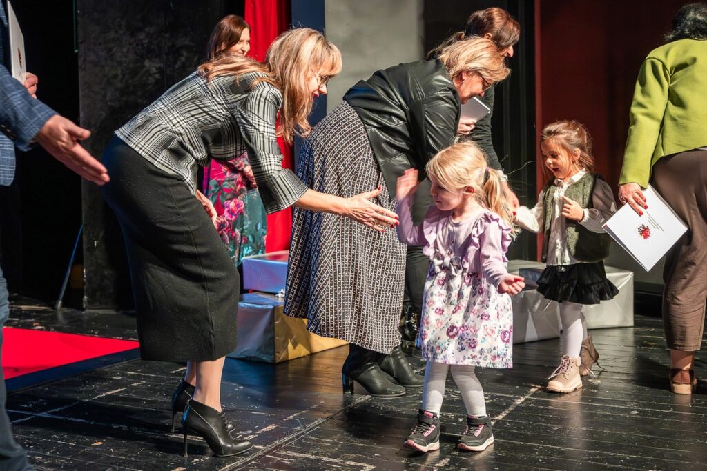 Wręczenie nagród w konkursie Zęby jak malowane 2025 fot. Szymon Zdziebło dla UMWKP