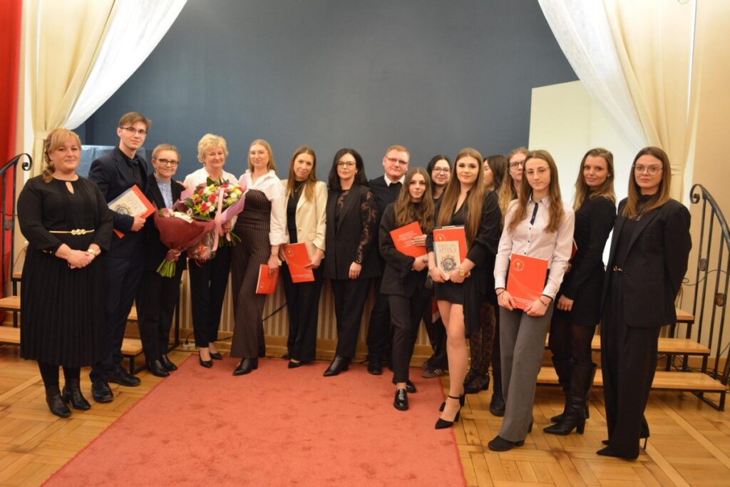 Uroczystość Zakończenia Roku Szkolnego, zdjęcie grupowe