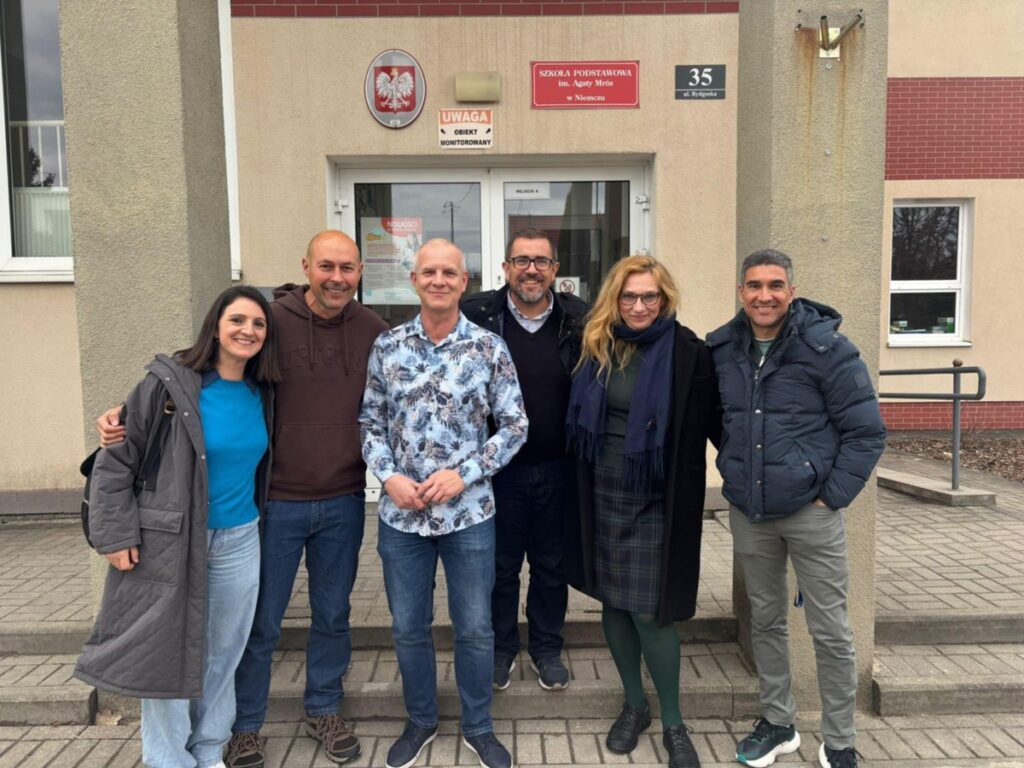 Szkoła Podstawowa w Białych Błotach