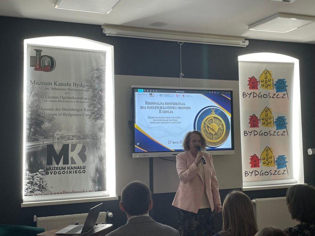 Otwarcie konferencji przez panią Iwonę Rostankowską (KPCEN w Bydgoszczy)