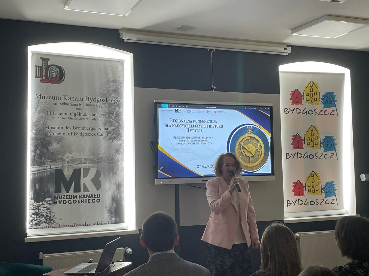 Otwarcie konferencji przez panią Iwonę Rostankowską (KPCEN w Bydgoszczy)