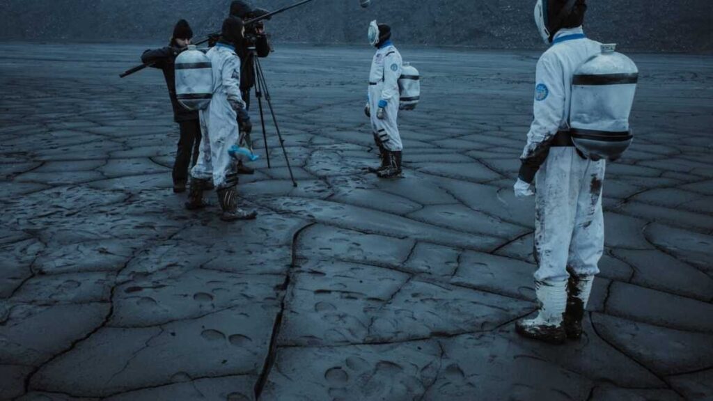 Kadr z filmu „Kandydaci śmierci” Macieja Cuske