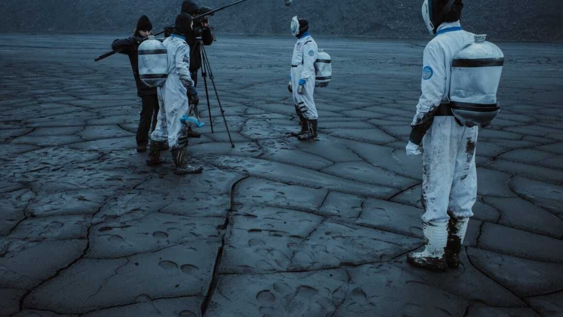 Kadr z filmu „Kandydaci śmierci” w reż. Macieja Cuske