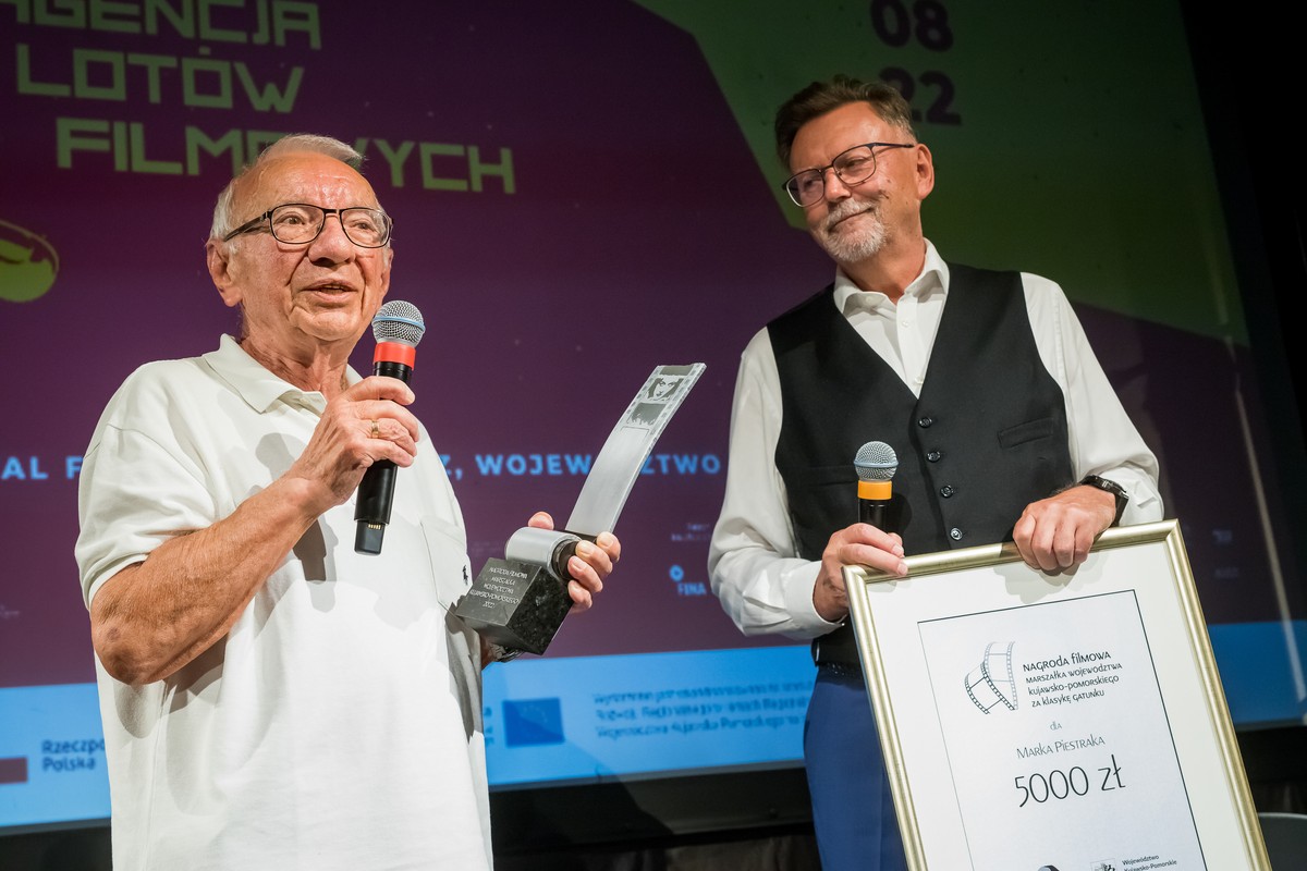 Marek Piestrak z Nagrodą Filmową Marszałka Województwa Kujawsko-Pomorskiego fot. Tomasz Czachorowski/eventphoto dla UMWKP