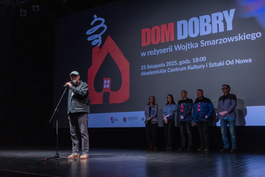 Special screening of “The House of Good” by Wojciech Smarzowski at the “Niebieski Kocyk” cinema in November last year, photo by Mikołaj Kuras