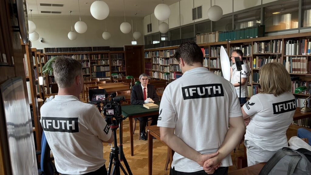 Ekipa filmowa IFUTH w Muzeum Czartoryskich i Bibliotece Jagiellońskiej w Krakowie, fot. Instytut Filmowy Unisławskiego Towarzystwa Filmowego