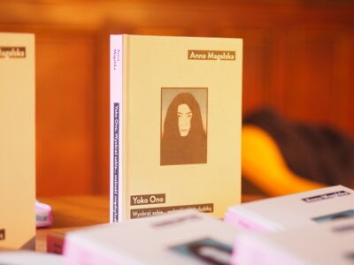Książka „Yoko Ono. Wyobraź sobie… wolność międzyludzką”, materiały organizatora