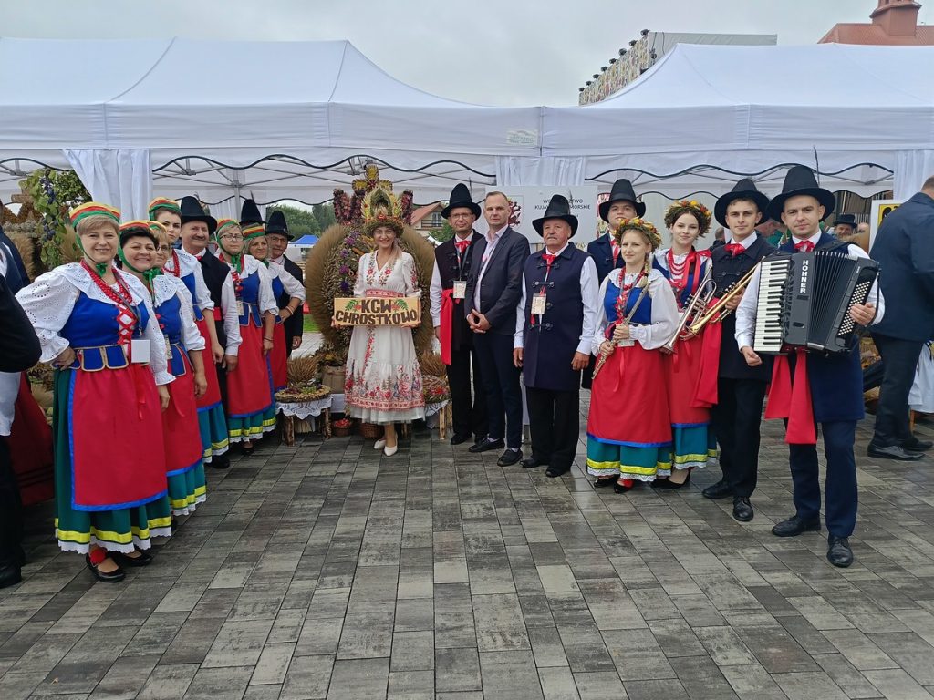 Dożynki Prezydenckie w Tryńczy, wyk. Beata Darowska