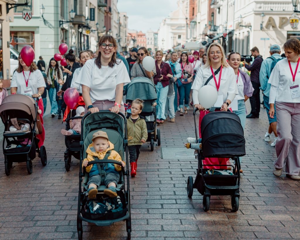 Marsz Mocy Mam 2026, Toruń. fot. Kasia Marcinkowska Fotografia