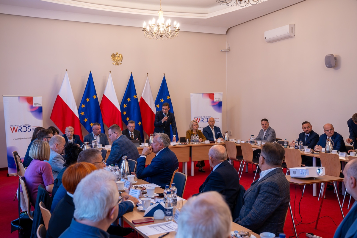 Uczestnicy posiedzenia plenarnego K-P WRDS w dniu 13.10.2026 r.