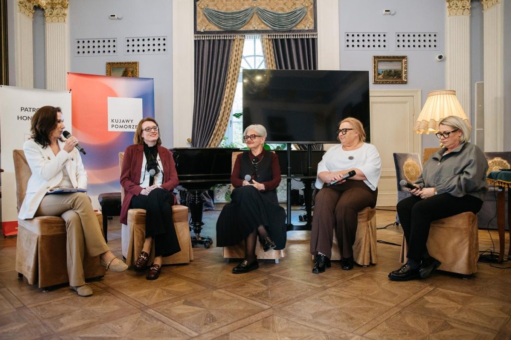 Uczestnicy Konferencji w Ostromecku, fot. Kujawsko-Pomorska Rada Kobiet