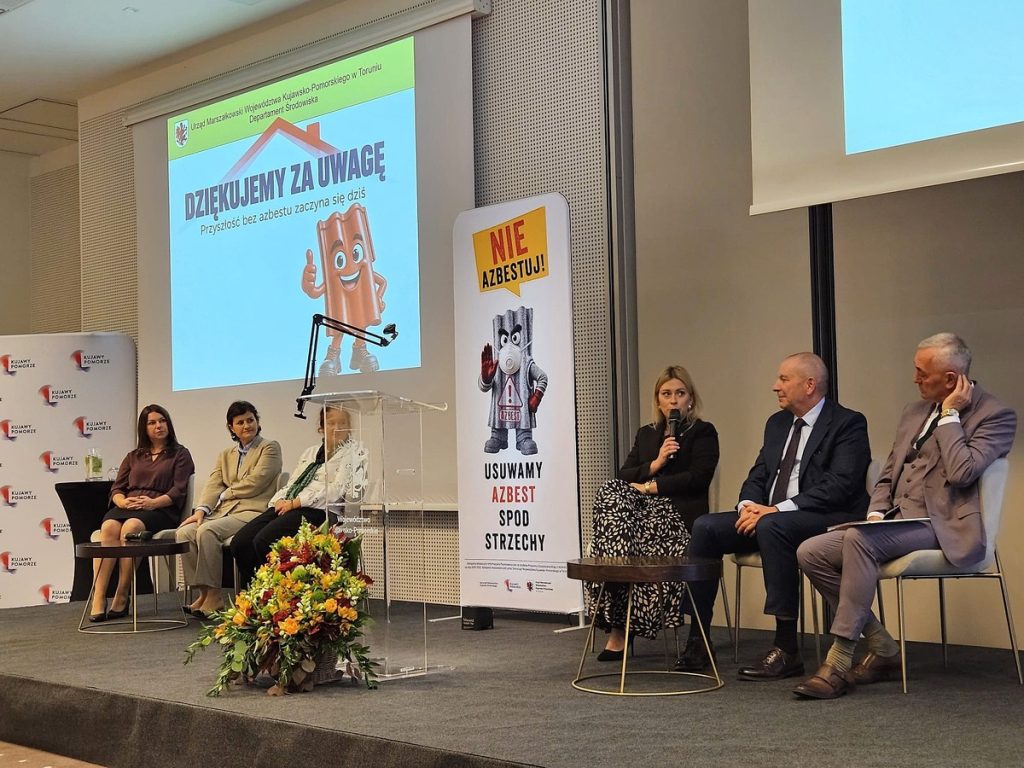 Zdjęcia z konferencji USUWAMY AZBEST SPOD STRZECHY, która odbyła się w Hotelu Copernicus Toruń w dniu 30 września br., fot. Departament Środowiska