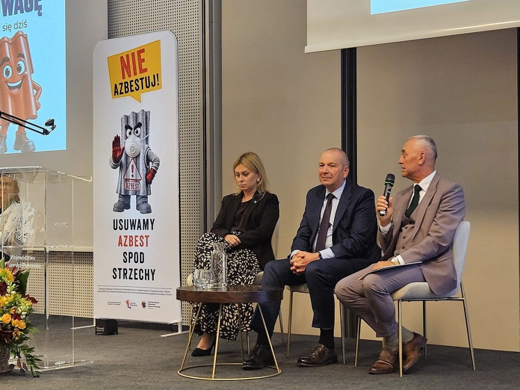 Zdjęcia z konferencji USUWAMY AZBEST SPOD STRZECHY, która odbyła się w Hotelu Copernicus Toruń w dniu 30 września br., fot. Departament Środowiska