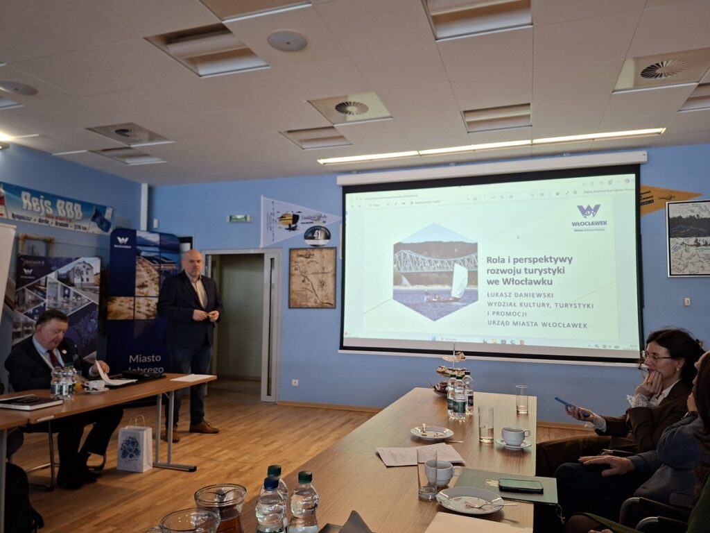 Spotkanie robocze dotyczące działań promocyjnych oraz budowania marki Szlaku Kopernikowskiego w województwie kujawsko-pomorskim, fot. UMWKP