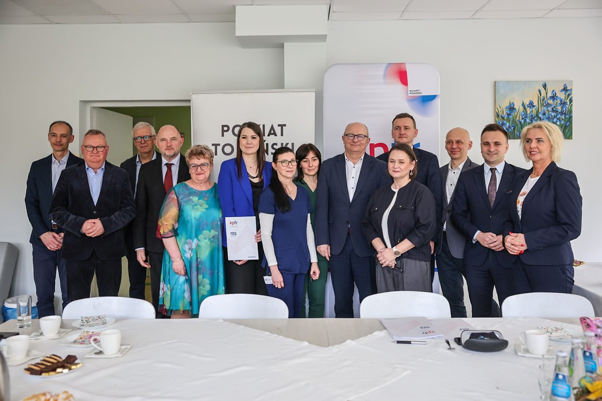 Contract signing ceremony, photo by Szymon Zdziebło / Tarantoga for UMWKP
