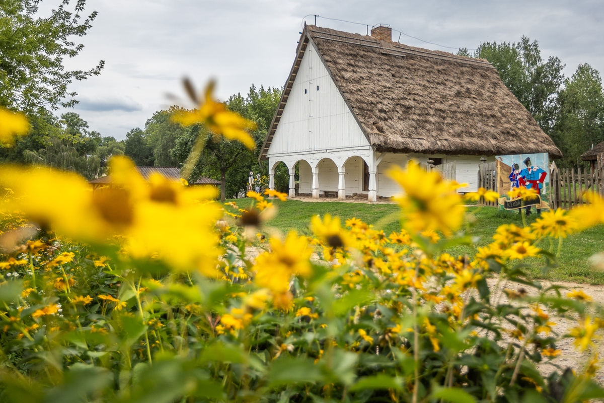Skansen w Kłóbce, fot. Szymon Zdziebło/tarantoga.pl dla UMWKP