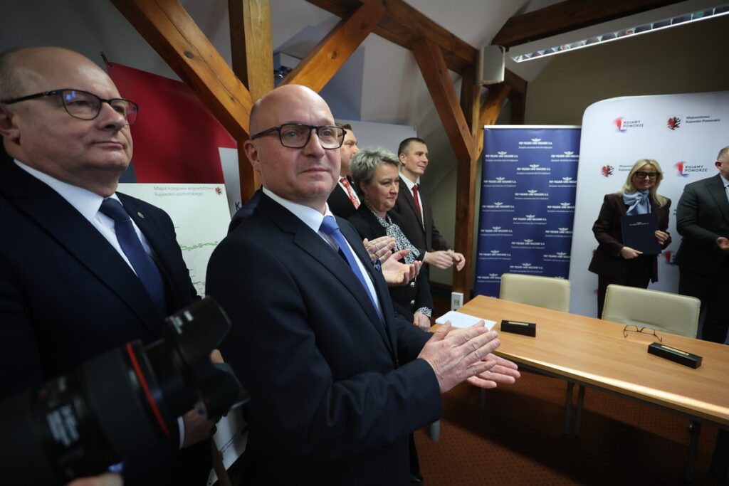 Podpisanie paktu kolejowego, fot. Mikołaj Kuras dla UMWKP
