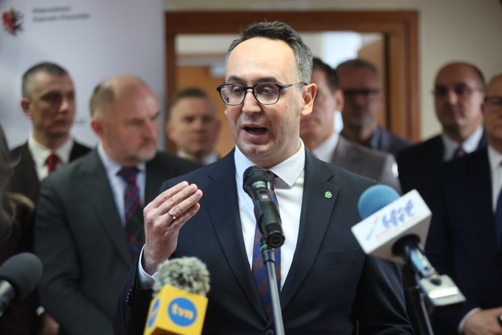 Podpisanie paktu kolejowego, fot. Mikołaj Kuras dla UMWKP