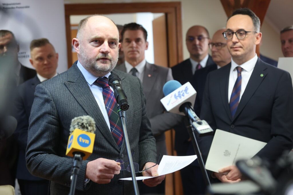 Podpisanie paktu kolejowego, fot. Mikołaj Kuras dla UMWKP