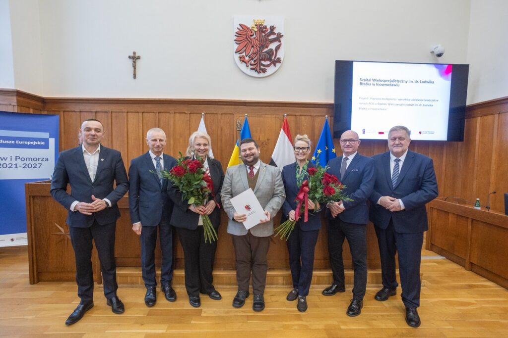 Wręczenie umów FEdKP, fot. Mikołaj Kuras dla UMWKP