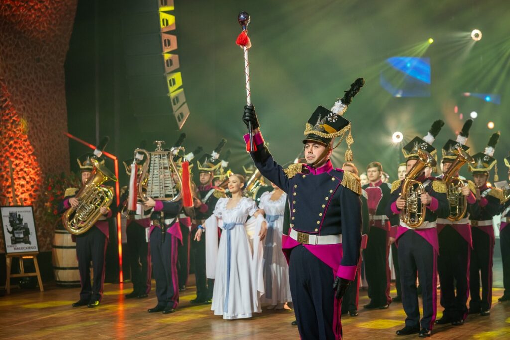 XIV Marszałkowski Bal Dobroczynny, fot. Szymon Zdziebło/tarantoga.pl dla UMWKP
