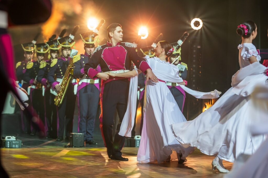 XIV Marszałkowski Bal Dobroczynny, fot. Szymon Zdziebło/tarantoga.pl dla UMWKP