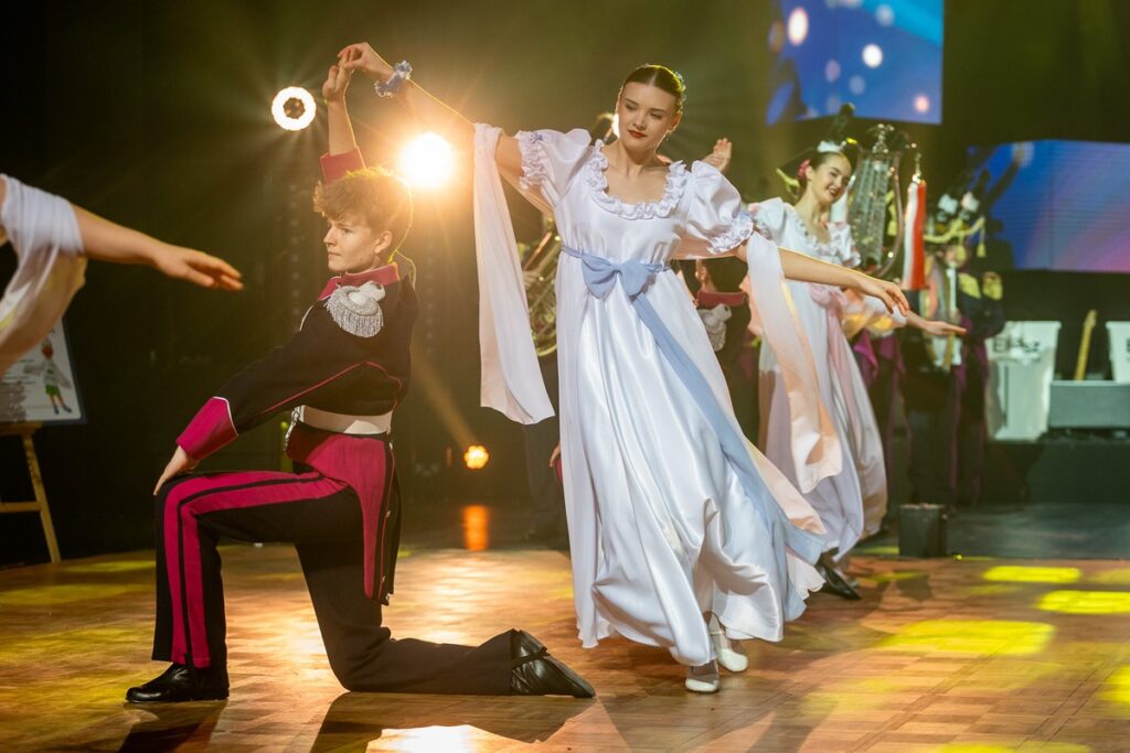 XIV Marszałkowski Bal Dobroczynny, fot. Szymon Zdziebło/tarantoga.pl dla UMWKP