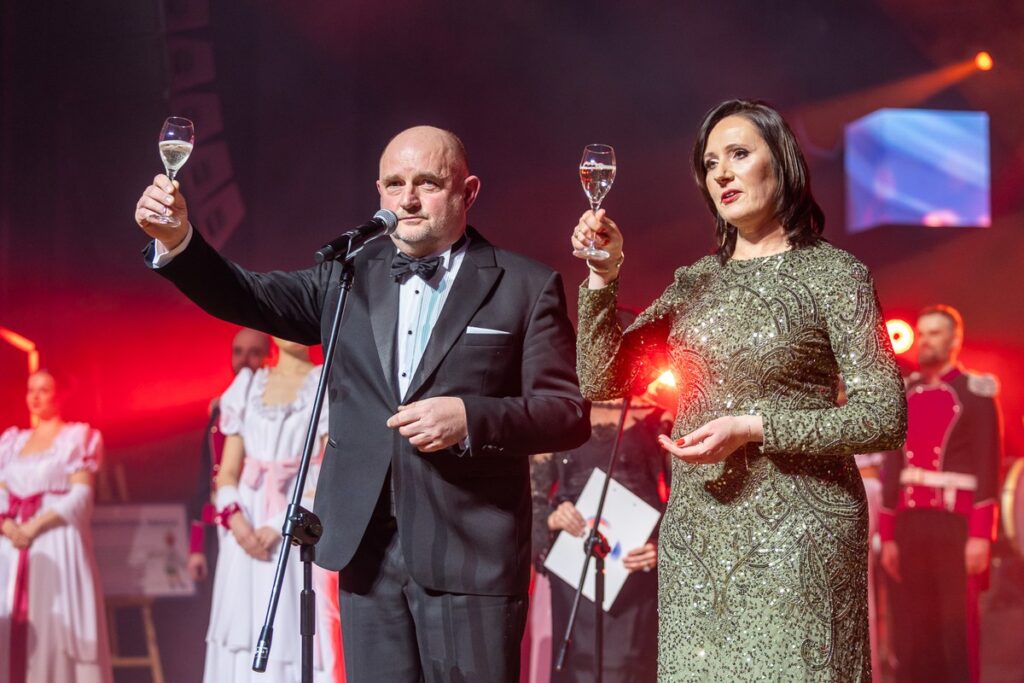 XIV Marszałkowski Bal Dobroczynny, fot. Szymon Zdziebło/tarantoga.pl dla UMWKP