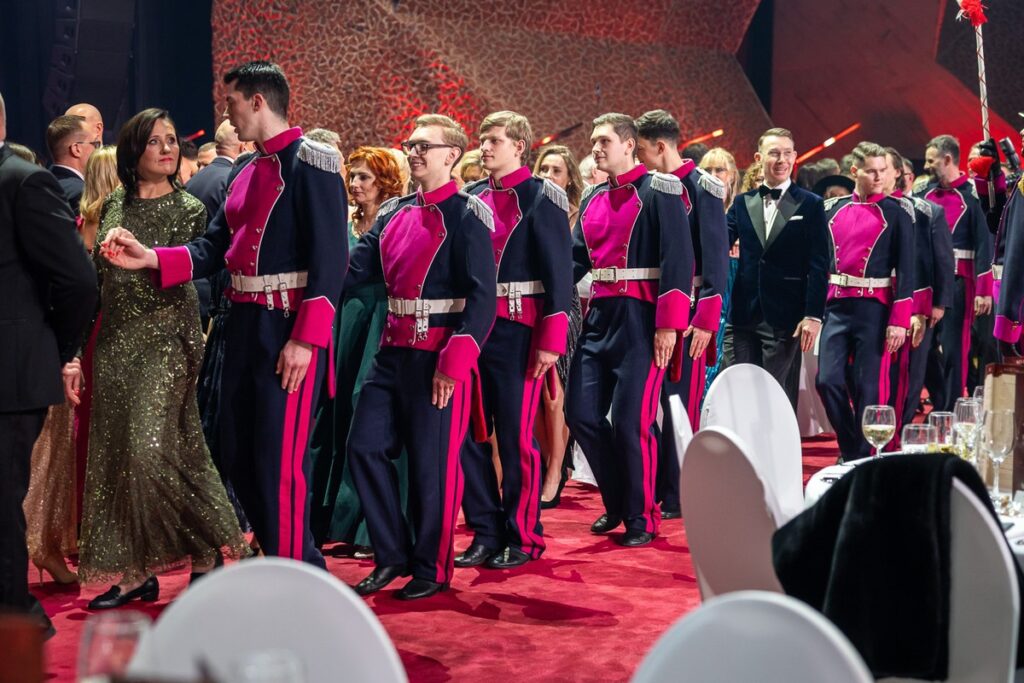 XIV Marszałkowski Bal Dobroczynny, fot. Szymon Zdziebło/tarantoga.pl dla UMWKP