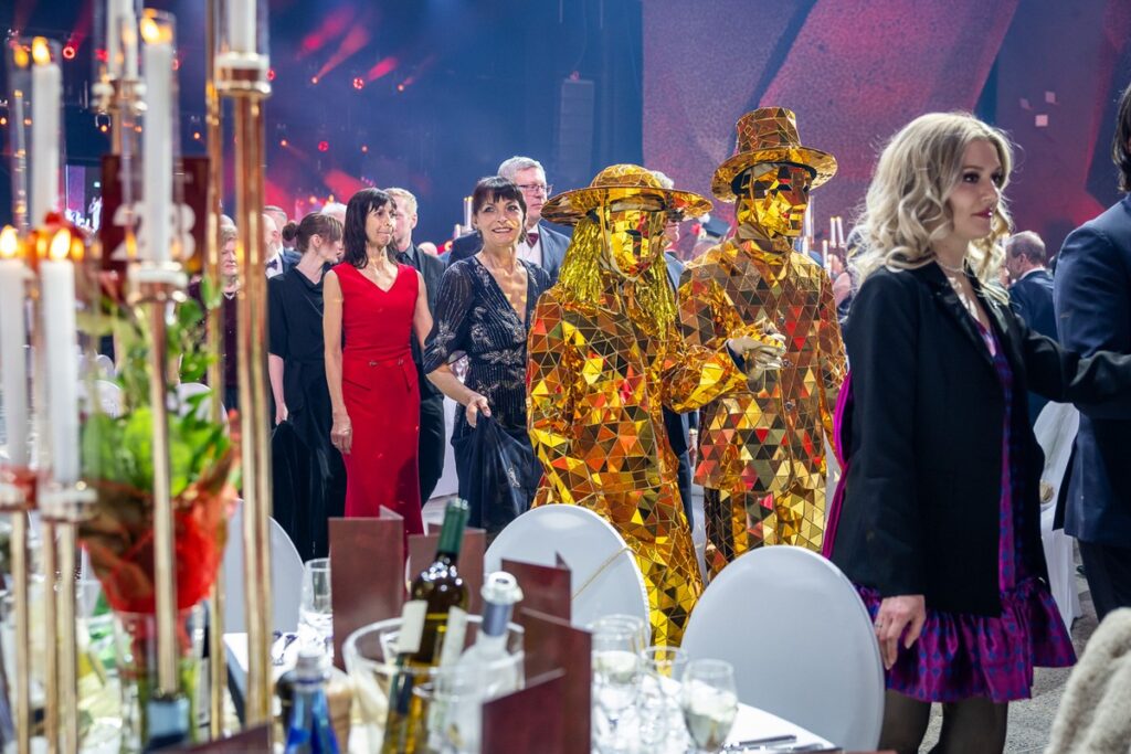 XIV Marszałkowski Bal Dobroczynny, fot. Szymon Zdziebło/tarantoga.pl dla UMWKP