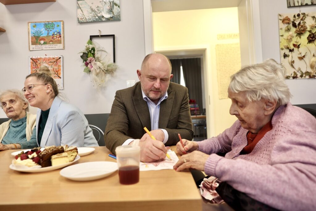 Visit to the Day Care Home in Biskupice, photo by Andrzej Goiński/UMWKP