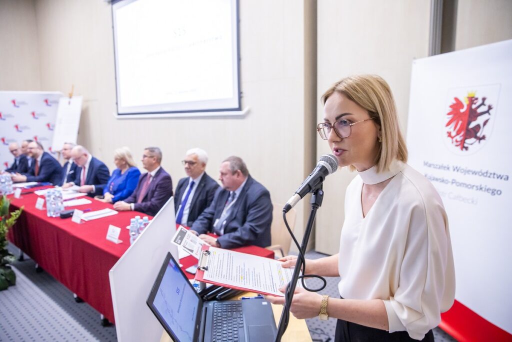 Konferencja ws. budowy drogi S15, fot. Andrzej Goiński/UMWKP
