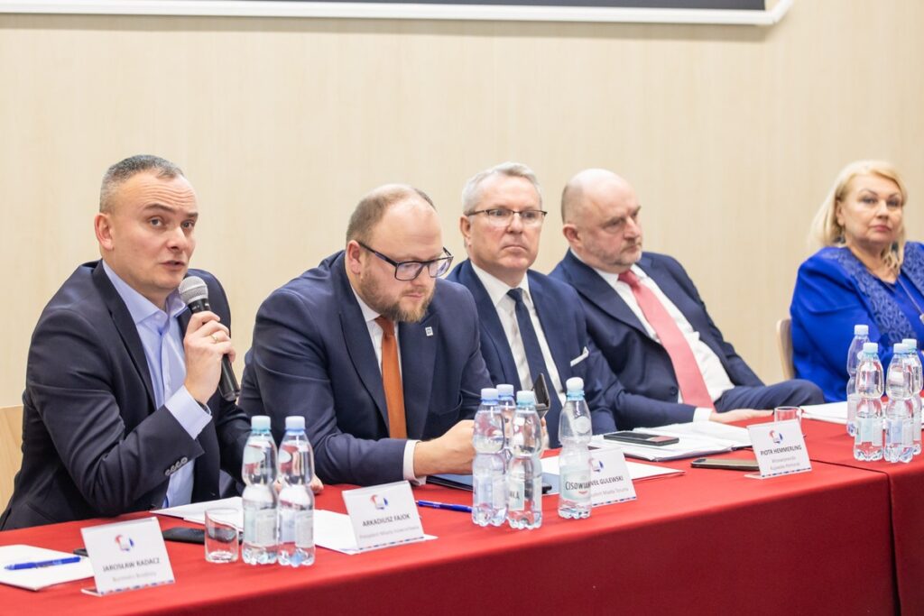 Konferencja ws. budowy drogi S15, fot. Andrzej Goiński/UMWKP