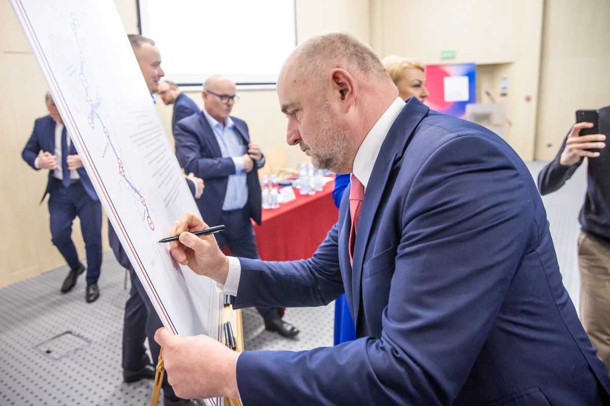 Conference on the construction of the S15 road, photo by Andrzej Goiński / UMWKP