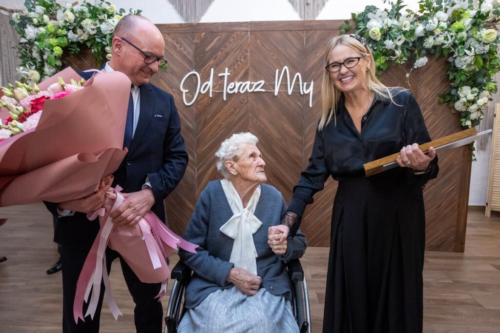 Wręczenie medalu Unitas Durat Weronice Wiśniewskiej, fot. Mikołaj Kuras dla UMWKP