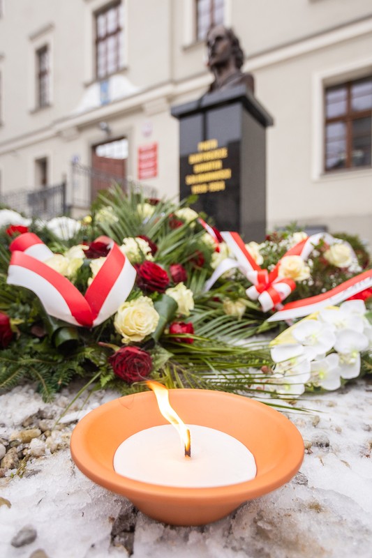 Commemoration of the 42nd anniversary of the death of Piotr Bartoszcze, photo by Szymon Zdziebło / tarantoga.pl for UMWKP