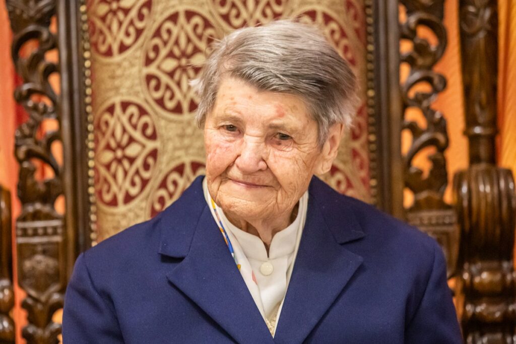 Wręczenie medali Unitas Durat stuletnim mieszkankom regionu, fot. Andrzej Goiński/UMWKP